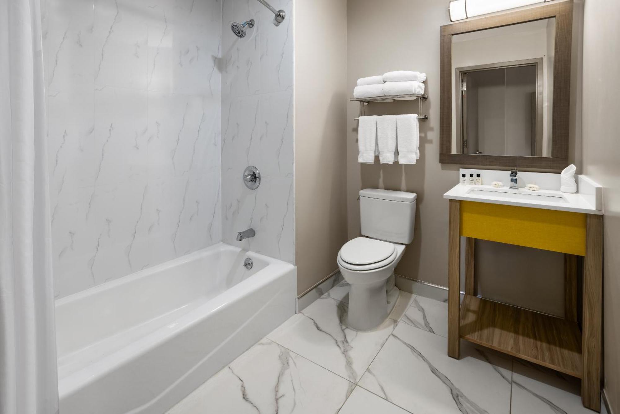 Days Inn By Wyndham Staten Island New York Buitenkant foto