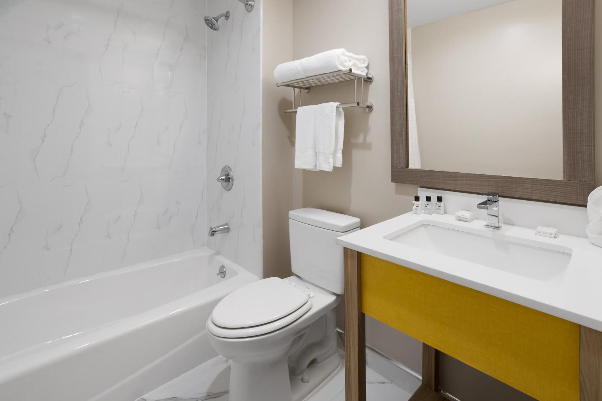 Days Inn By Wyndham Staten Island New York Buitenkant foto