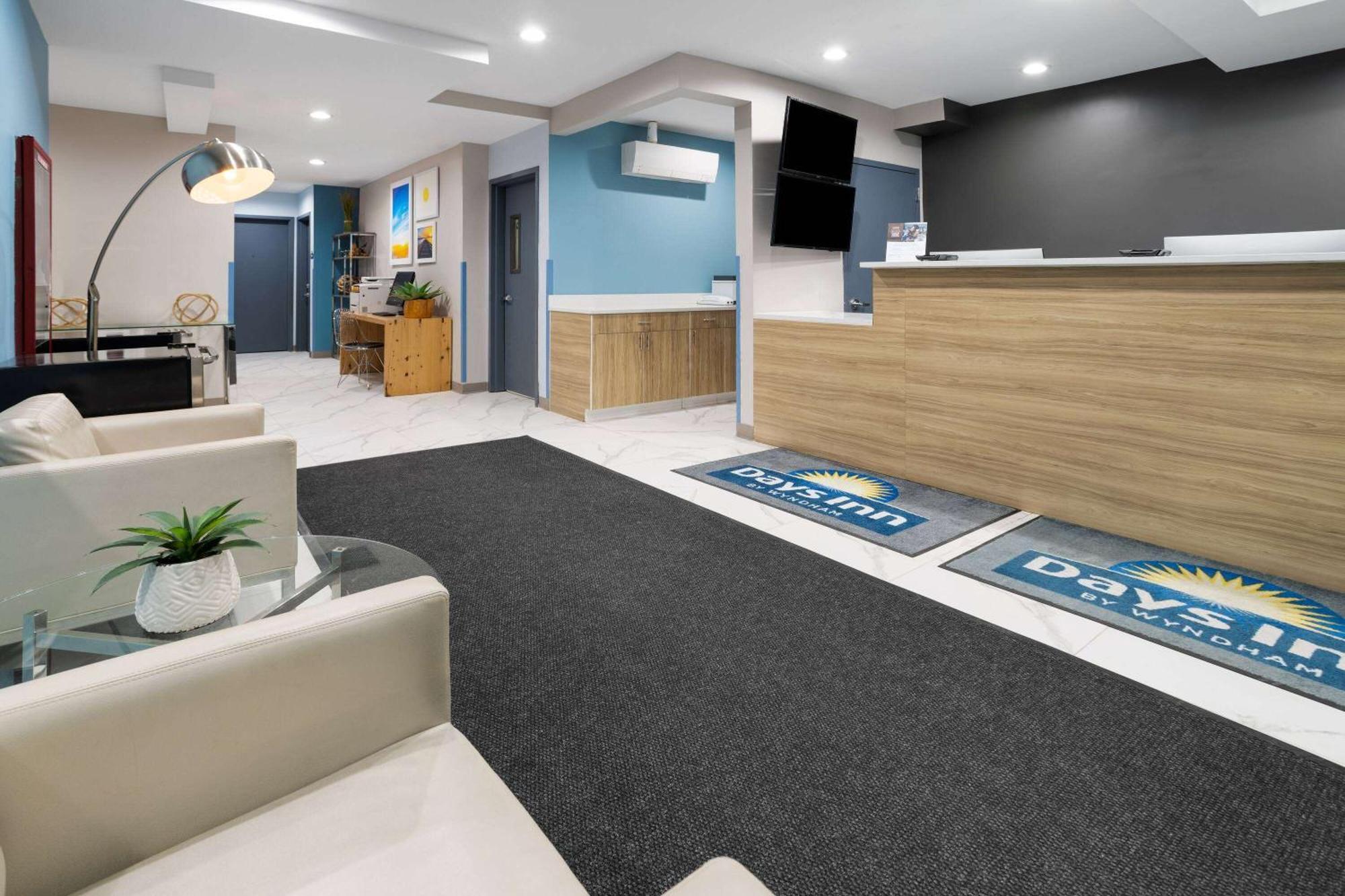 Days Inn By Wyndham Staten Island New York Buitenkant foto